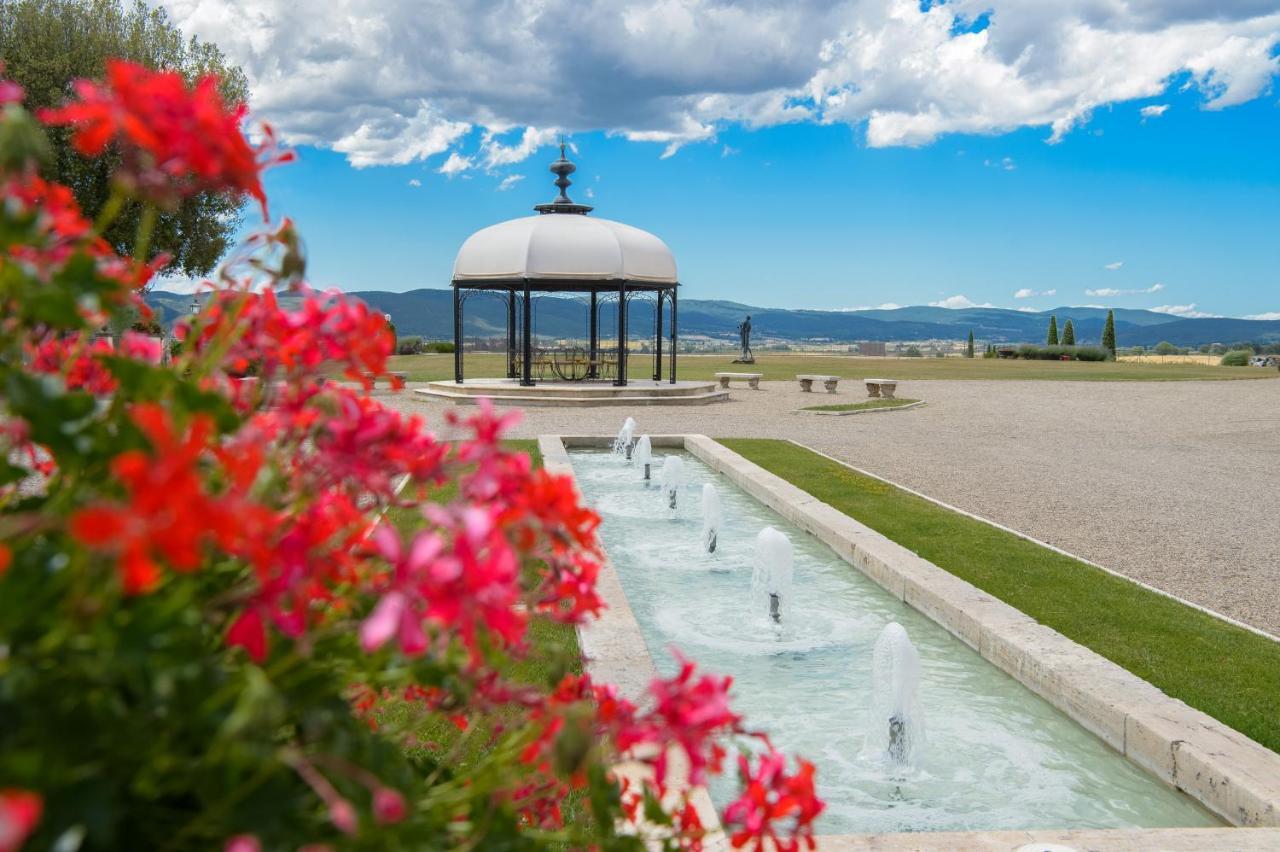 La Bagnaia Golf&Spa Resort Exterior foto